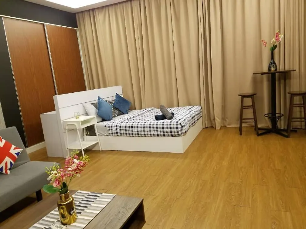 Homestay Regalia Suites With Infinity Pool Kl - By Staycation Homes Kuala Lumpur