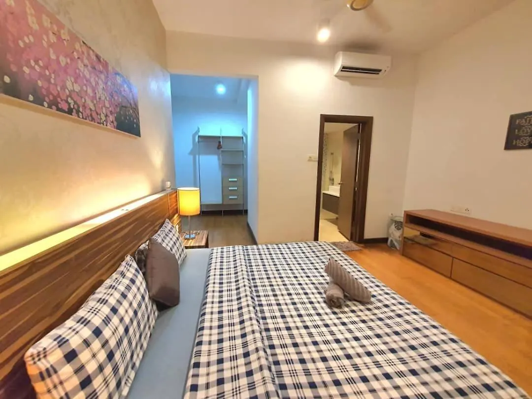 Regalia Suites With Infinity Pool Kl - By Staycation Homes Kuala Lumpur