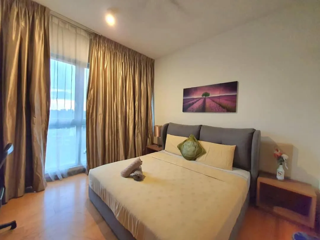 Homestay Regalia Suites With Infinity Pool Kl - By Staycation Homes Kuala Lumpur