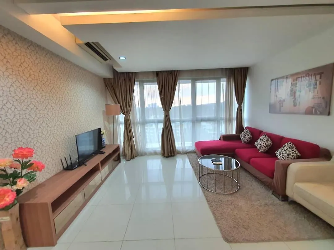Homestay Regalia Suites With Infinity Pool Kl - By Staycation Homes Kuala Lumpur